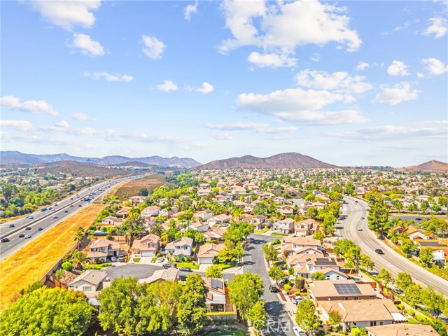 24795 Shady Pine Court, Murrieta CA: https://media.crmls.org/medias/43100c87-d6b2-452e-b212-0512d5f47774.jpg