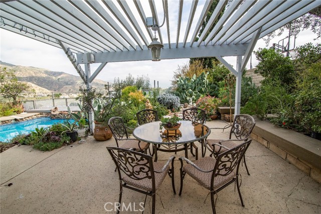 11958 Darby Avenue, Porter Ranch CA: https://media.crmls.org/medias/431077fb-1786-435e-aa99-694d9a28b50c.jpg