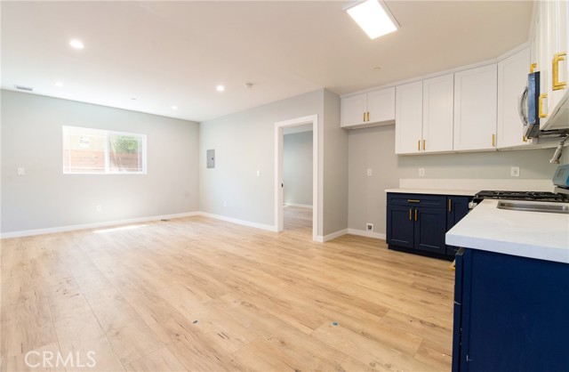 3468 W 71st, Los Angeles CA: https://media.crmls.org/medias/4310b924-259f-4f33-a00f-b7b57d220232.jpg