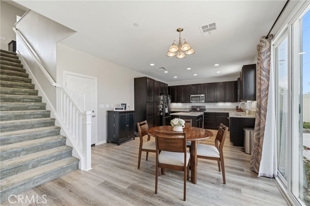 Detail Gallery Image 11 of 56 For 1176 Woodbury Ln, Mentone,  CA 92359 - 4 Beds | 3 Baths