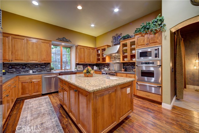 Detail Gallery Image 10 of 41 For 806 Vista Cerro Drive, Paso Robles,  CA 93446 - 4 Beds | 3/1 Baths
