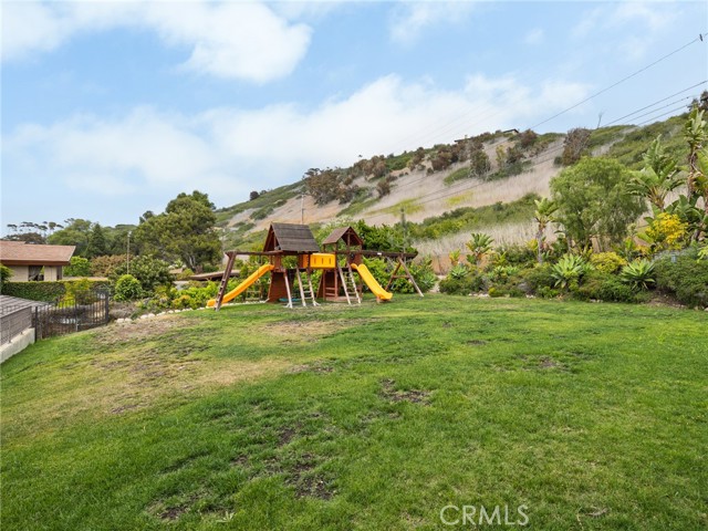 Detail Gallery Image 26 of 28 For 1336 Palos Verdes Dr, Palos Verdes Estates,  CA 90274 - 5 Beds | 4 Baths