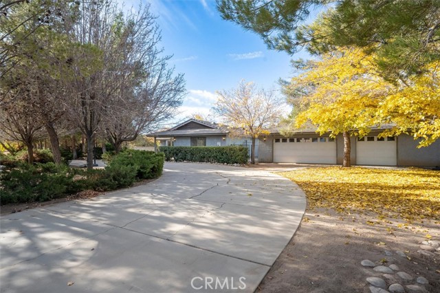 Detail Gallery Image 2 of 65 For 40323 22nd St, Palmdale,  CA 93551 - 3 Beds | 2 Baths