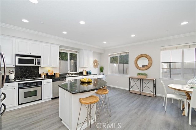 Detail Gallery Image 6 of 17 For 630 Meyer Ln #D,  Redondo Beach,  CA 90278 - 3 Beds | 2/1 Baths