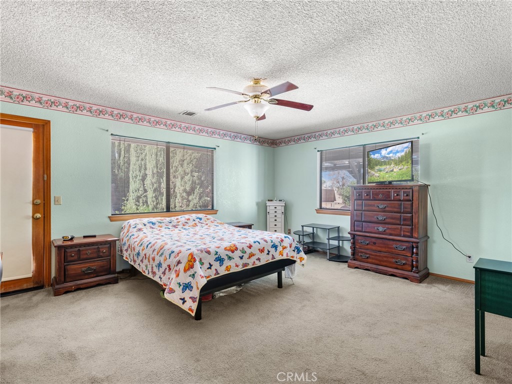 https://media.crmls.org/medias/4313d928-99a9-4846-aa6c-10ab0e4c2c59.jpg?preset=X-Large