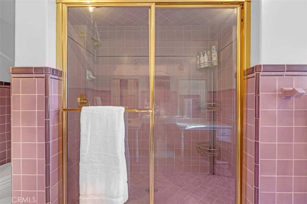 https://media.crmls.org/medias/431531d2-44e1-429c-b500-7f32f46554bc.jpg?preset=X-Large