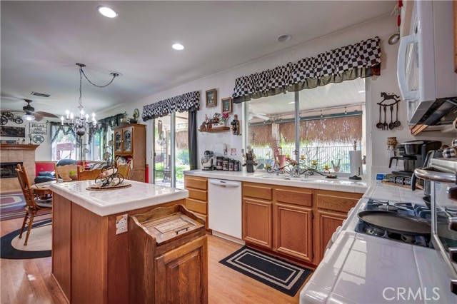 3828 Agave Court, Perris CA: https://media.crmls.org/medias/43158627-63d6-4f63-b003-7277bee1e2e2.jpg