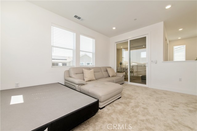 Detail Gallery Image 31 of 42 For 243 Yerba, Irvine,  CA 92618 - 4 Beds | 3/1 Baths