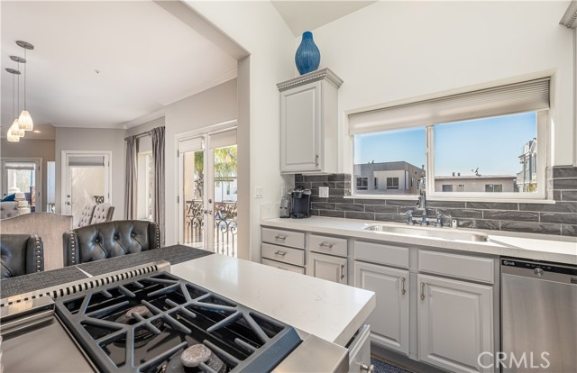 Detail Gallery Image 5 of 24 For 301 2nd, Hermosa Beach,  CA 90254 - 3 Beds | 3/1 Baths