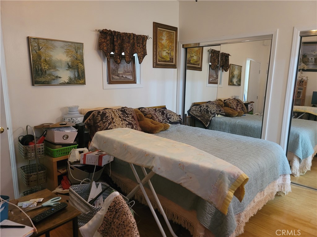 https://media.crmls.org/medias/43177aac-3e4d-47e4-9e6a-b9752a495c88.jpg?preset=X-Large