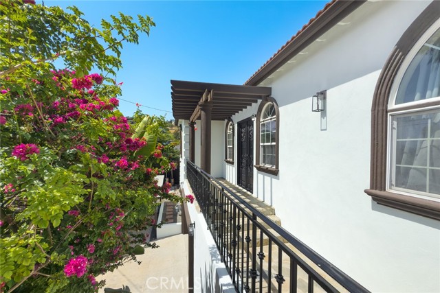 1935 Wollam Street, Los Angeles CA: https://media.crmls.org/medias/431850d8-675f-4382-86ae-37ceb67ebd21.jpg