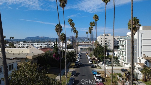 Detail Gallery Image 5 of 15 For 210 N Berendo St, Los Angeles,  CA 90004 - – Beds | – Baths