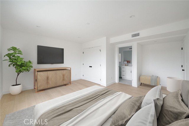 Detail Gallery Image 10 of 15 For 1334 9th St #1,  Santa Monica,  CA 90401 - 3 Beds | 2 Baths