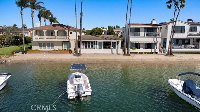 Detail Gallery Image 5 of 13 For 355 via Lido Soud, Newport Beach,  CA 92663 - 3 Beds | 2/1 Baths