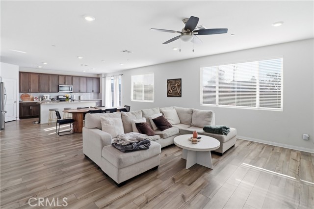 Detail Gallery Image 12 of 38 For 15587 Crusader Dr, Moreno Valley,  CA 92551 - 4 Beds | 3 Baths