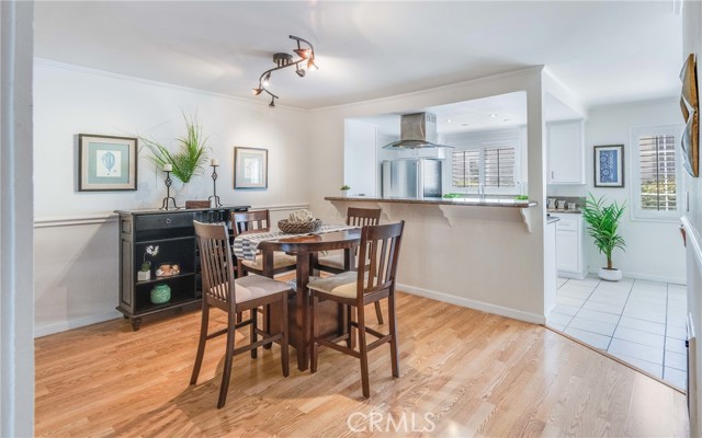 The spacious dining area can be adapted to your lifestyle as there is also a counter seating area and breakfast dining area.