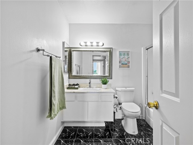 12720 Burbank Boulevard, Valley Village CA: https://media.crmls.org/medias/431e85fc-988e-48b9-9a4d-4e4ed9a20a77.jpg