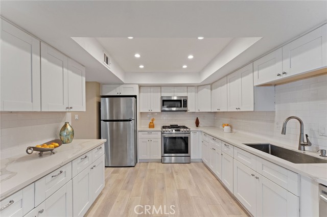 Detail Gallery Image 15 of 57 For 21 Queens Wreath, Irvine,  CA 92612 - 4 Beds | 2/1 Baths