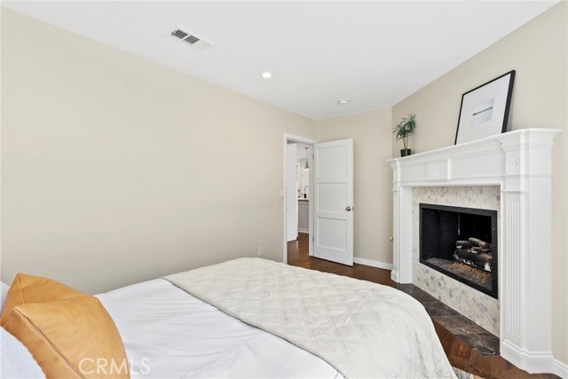 1069 Avenue D, Redondo Beach CA: https://media.crmls.org/medias/431eb1f2-8794-449f-b380-a07f6208ee5f.jpg