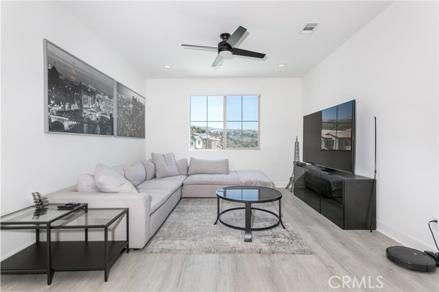 21628 Canyon Cove, Chatsworth CA: https://media.crmls.org/medias/431f7d1e-e781-49eb-9d81-b08bb6ce561c.jpg