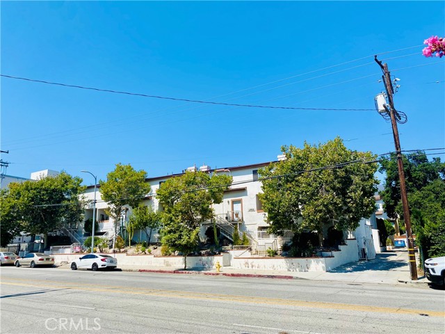 13522 Glenoaks Boulevard, Sylmar CA: https://media.crmls.org/medias/431fb456-3009-4701-95f3-7bd91a49b9df.jpg