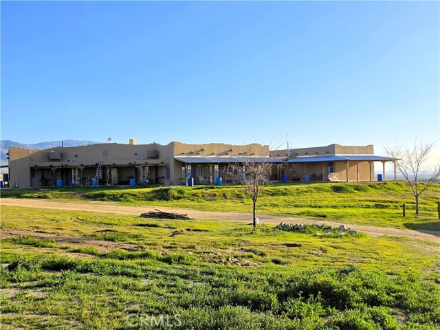 6002 General Beale Road, Arvin CA: https://media.crmls.org/medias/4320137a-1382-4db7-9837-d58da9045a27.jpg