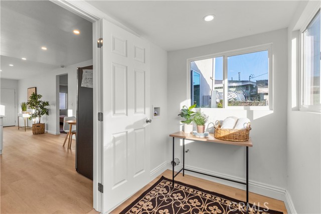 Detail Gallery Image 7 of 25 For 1330 E 56th, Long Beach,  CA 90805 - 2 Beds | 1 Baths