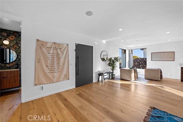 Detail Gallery Image 6 of 65 For 1079 San Jose Ave, Burbank,  CA 91501 - 4 Beds | 3/1 Baths