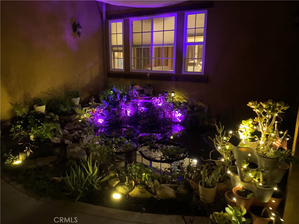 https://media.crmls.org/medias/43219d8c-18ba-44f1-97af-d36690f51f1b.jpg?preset=X-Large
