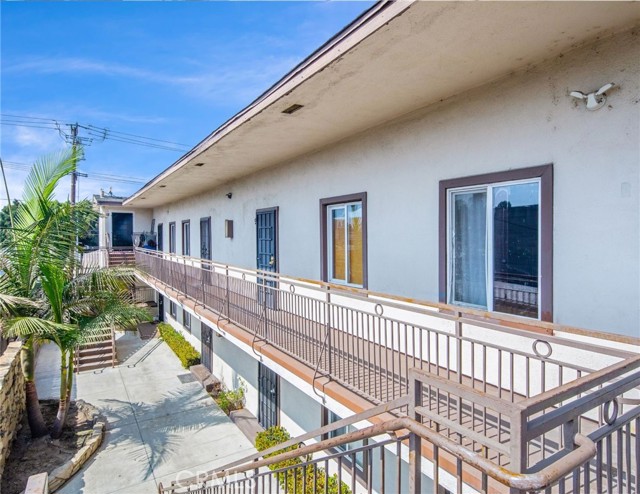 1825 Chestnut Avenue, Long Beach, California 90806, ,Multi-Family,For Sale,Chestnut,CV24203235