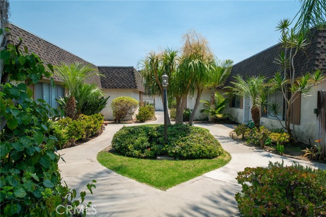 927 S Webster Avenue, Anaheim CA: https://media.crmls.org/medias/4323b419-64f7-4d10-9d88-da1d70324c42.jpg