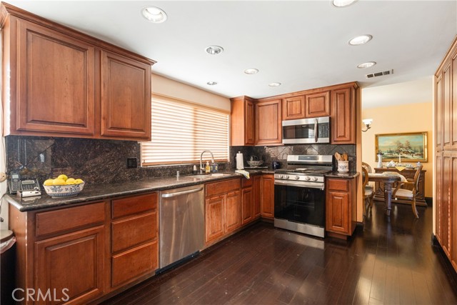 5266 Bluff Street, Norco CA: https://media.crmls.org/medias/4323e59a-0e3e-4233-93dd-1bf6b9411123.jpg