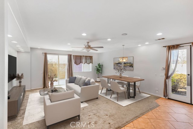 Detail Gallery Image 7 of 35 For 8466 Hoover Ct, Oak Hills,  CA 92344 - 3 Beds | 2 Baths