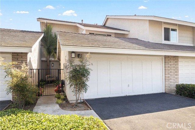 56 Ashbrook, Irvine CA: https://media.crmls.org/medias/4326709e-43f5-4009-8724-c8c3d8cf8936.jpg