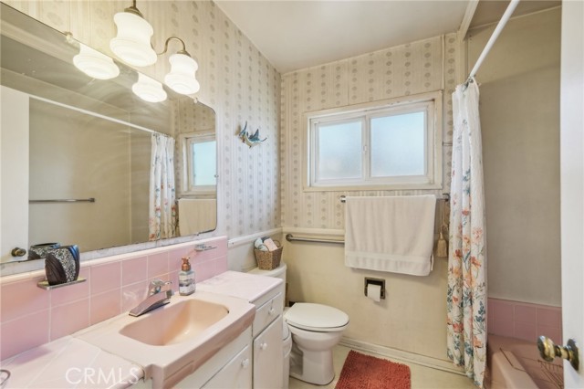 Detail Gallery Image 21 of 34 For 945 W Bonnie Brae Ct, Ontario,  CA 91762 - 4 Beds | 2 Baths