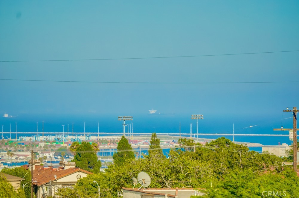 https://media.crmls.org/medias/432808d9-f462-424e-9324-38aa910c0f94.jpg?preset=X-Large