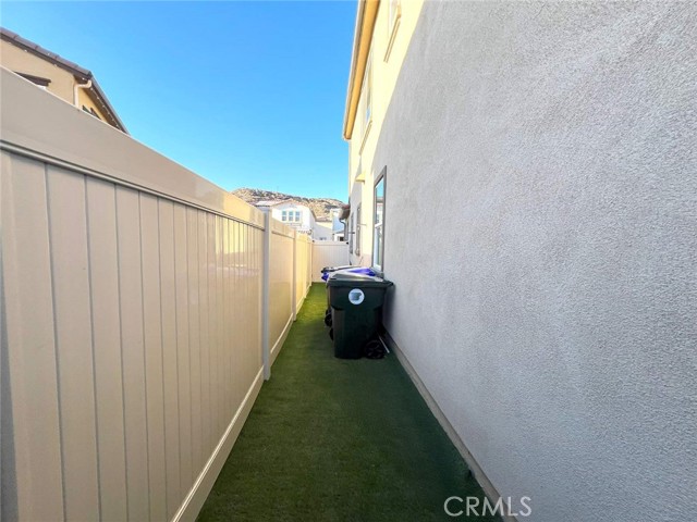 20910 Jennings Way, Newhall CA: https://media.crmls.org/medias/4328211a-8b7d-4a55-9eb5-b6320137f6a0.jpg