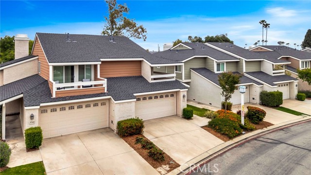Detail Gallery Image 2 of 37 For 3736 Live Oak Dr, Pomona,  CA 91767 - 2 Beds | 3 Baths