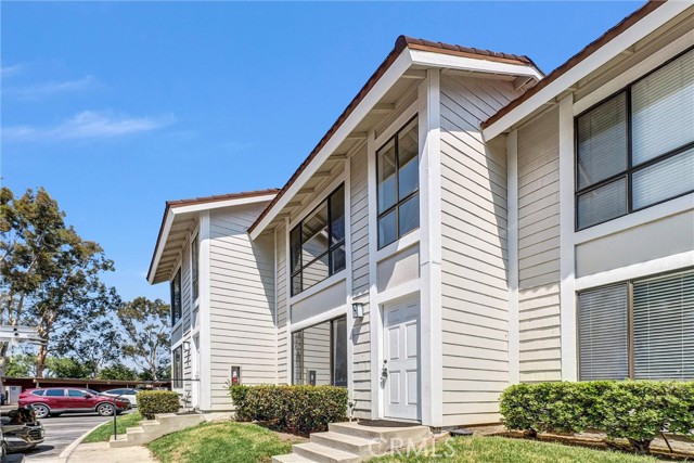 25885 Trabuco Road, Lake Forest CA: https://media.crmls.org/medias/43285194-6d59-499b-9405-3ca386036e23.jpg
