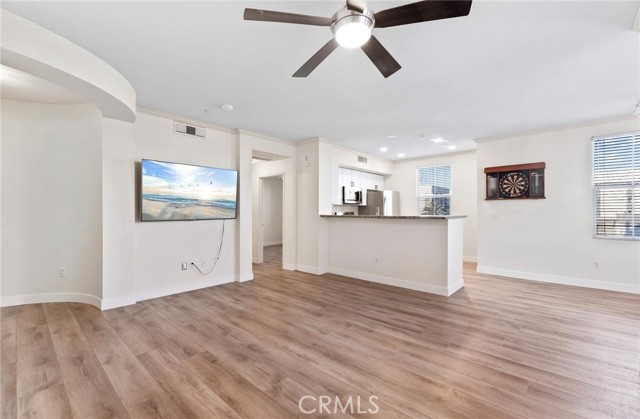 Detail Gallery Image 3 of 22 For 1801 E Katella #3027,  Anaheim,  CA 92805 - 2 Beds | 2 Baths