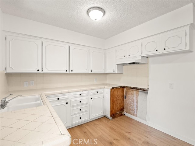 Detail Gallery Image 12 of 22 For 3725 N Fruit Ave #B,  Fresno,  CA 93705 - 2 Beds | 1 Baths