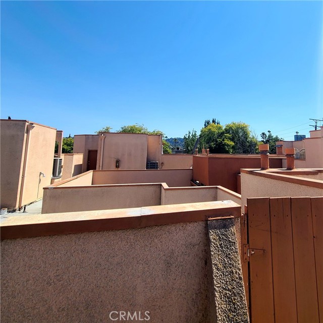 Detail Gallery Image 15 of 26 For 5060 Kester Ave #211,  Sherman Oaks,  CA 91403 - 2 Beds | 2 Baths