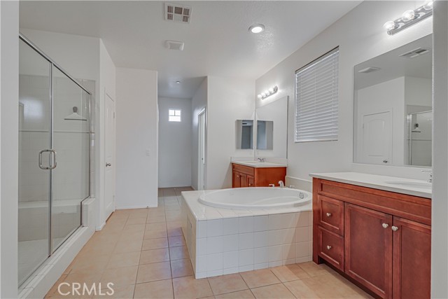 Detail Gallery Image 34 of 44 For 5005 Silvery Jewel, Bakersfield,  CA 93313 - 5 Beds | 3/1 Baths