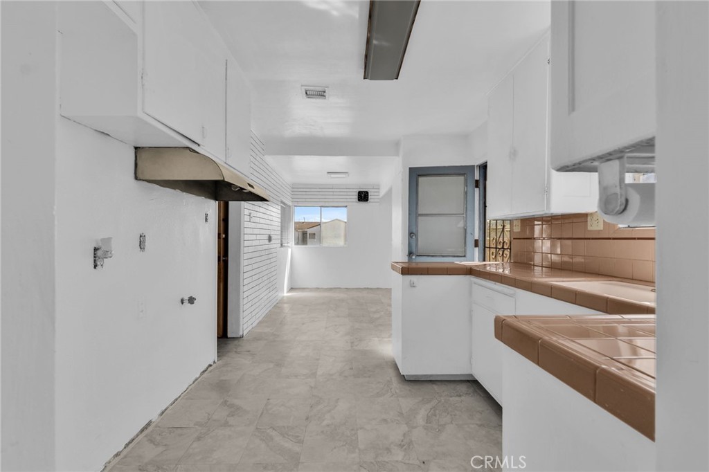https://media.crmls.org/medias/432ab2db-0105-42dc-ad19-67ebbba52357.jpg?preset=X-Large