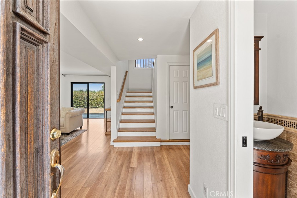 MLS #CV25182103 image #5