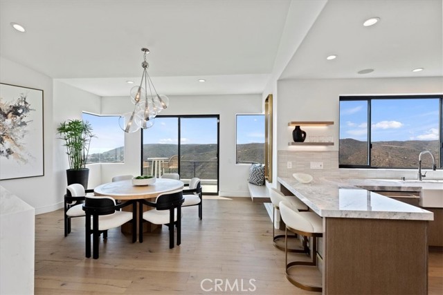 Detail Gallery Image 19 of 53 For 1425 Skyline, Laguna Beach,  CA 92651 - 4 Beds | 3/1 Baths