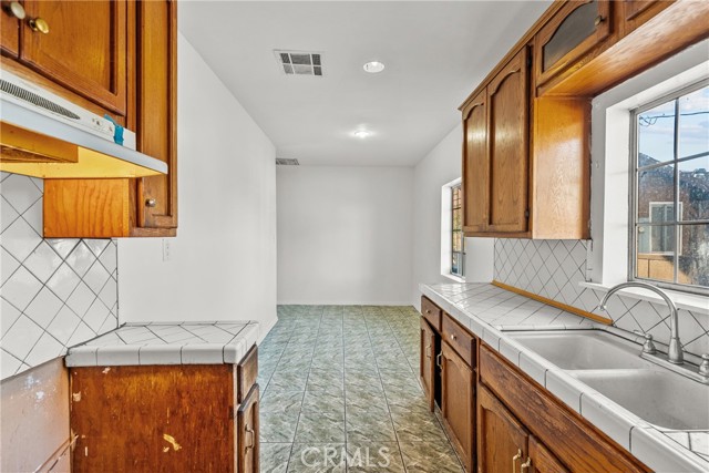 Detail Gallery Image 42 of 58 For 12924 Sproule, Sylmar,  CA 91342 - 4 Beds | 3 Baths