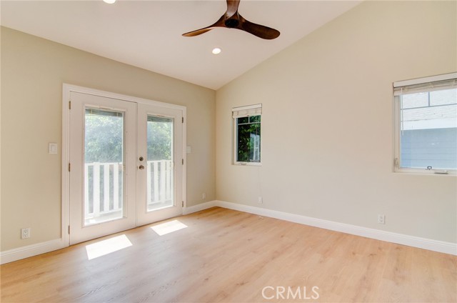 Detail Gallery Image 14 of 19 For 527 Westminster #B,  Newport Beach,  CA 92663 - 3 Beds | 2 Baths