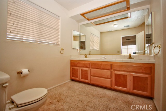 5601 Grand Avenue, Yucca Valley CA: https://media.crmls.org/medias/432c4c80-4a9f-498e-b630-1a15321eb81d.jpg