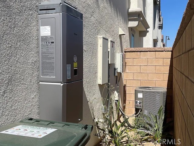 Detail Gallery Image 14 of 22 For 5261 Aster Way #3,  Fontana,  CA 92336 - 4 Beds | 3 Baths